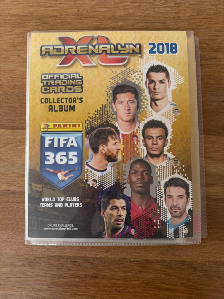 Panini Fifa 365 2018 boek met inclusief kaarten, Ophalen of Verzenden, Zo goed als nieuw, Boek of Catalogus