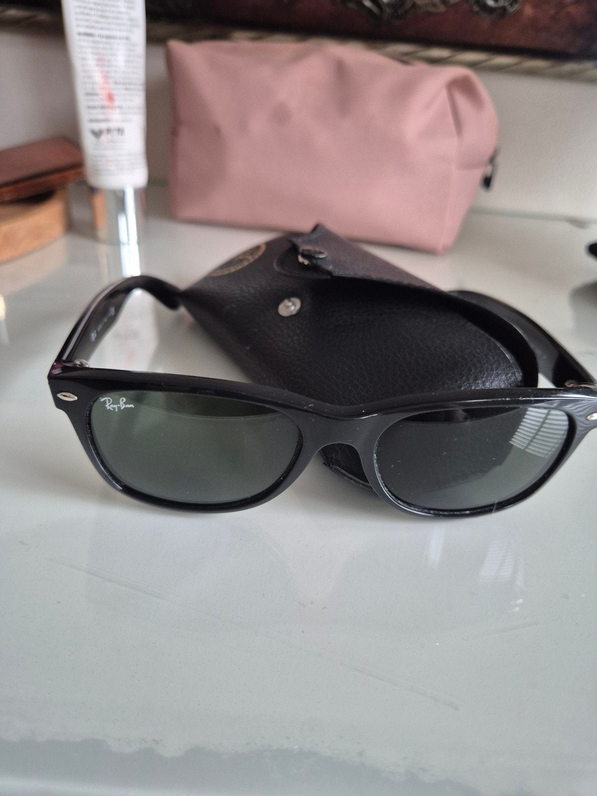 Ray-Ban New Wayfarer Zonnebril - RB 2132 901 55018 3N, Gebruikt, Zonnebril, Zwart, Ophalen of Verzenden