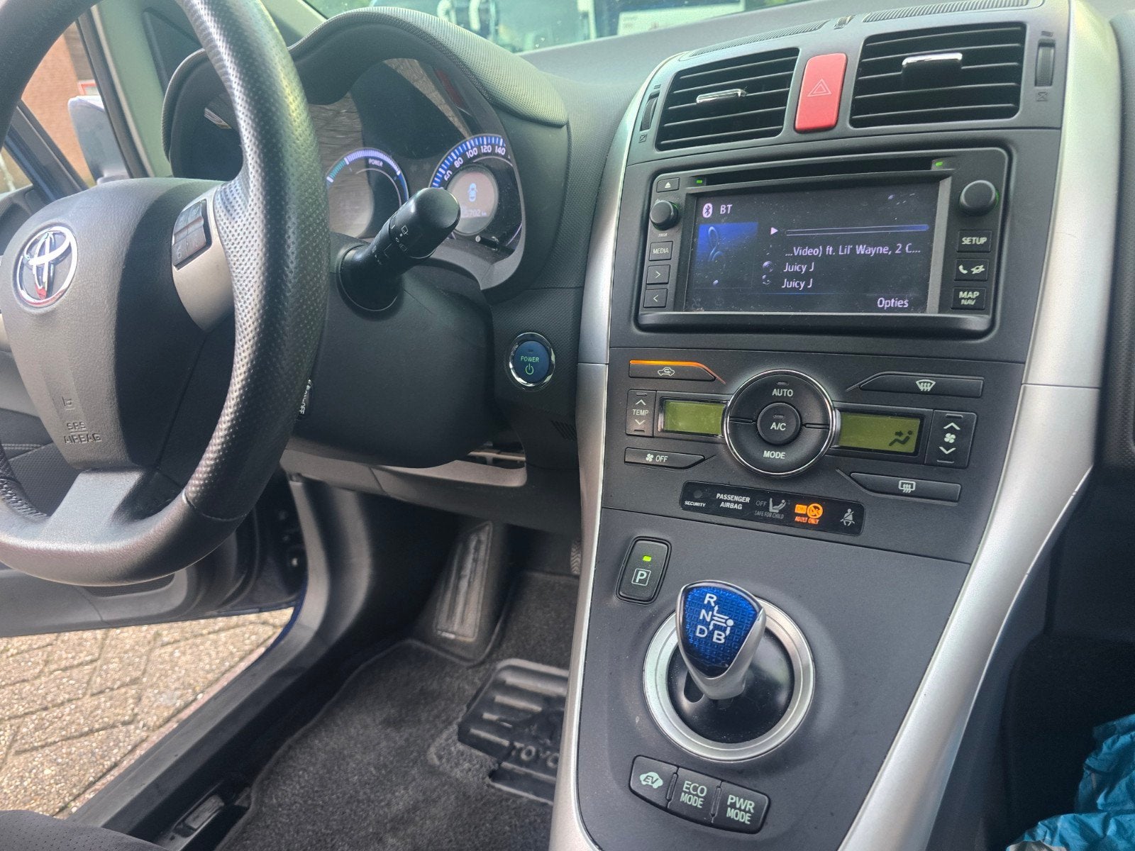 Toyota Auris 1.8 Full Hybrid 136PK 5D CVT 2013 Blauw, Blauw, 1798 cc, 25 km/l, Auris