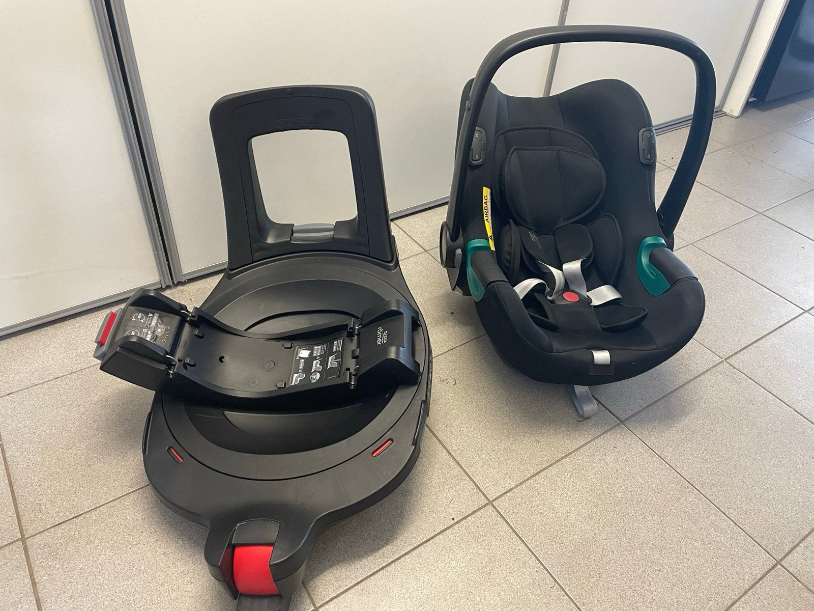 Britax Römer Baby-Safe iSense autostoel met Flex Base iSense, Ophalen, Romer, Zijbescherming, Zo goed als nieuw
