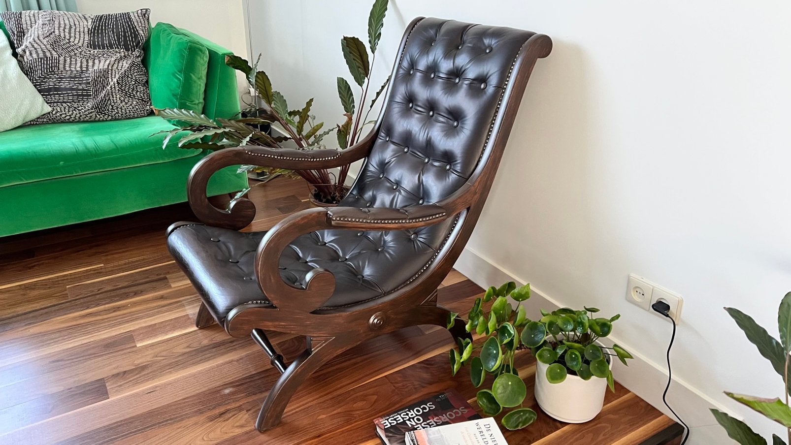 Chesterfield fauteuil bruin leer klassiek patina stoel, Antiek en Kunst, Ophalen
