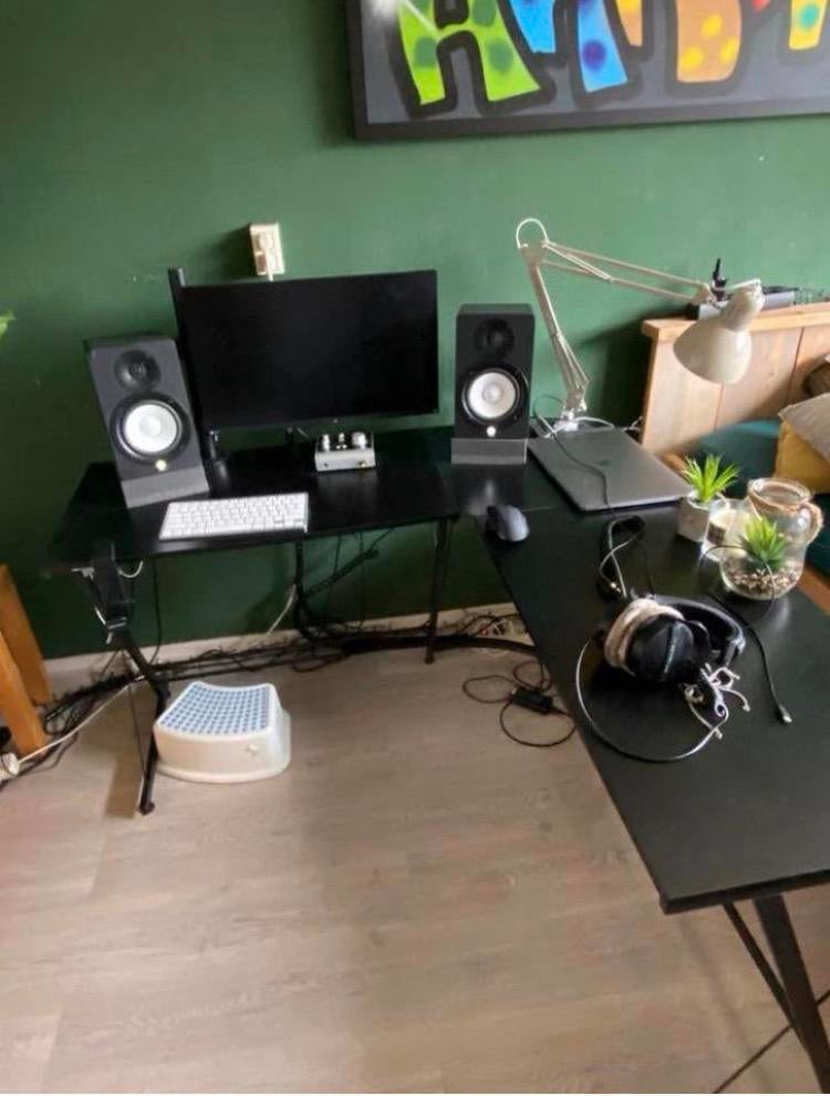Mooi hoek bureau in het zwart, Ophalen, Zo goed als nieuw