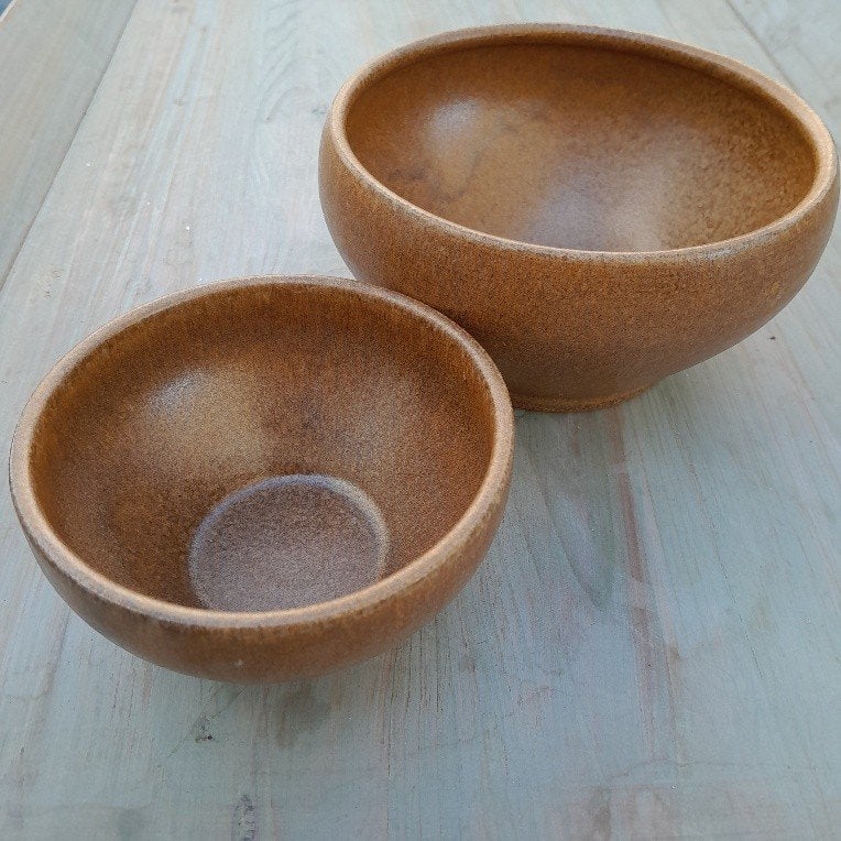 2 schaaltjes Gres Pots Digoin. Oranjebruinig glazuur, Gebruikt, Ophalen of Verzenden, Schaal of Schalen, Overige stijlen
