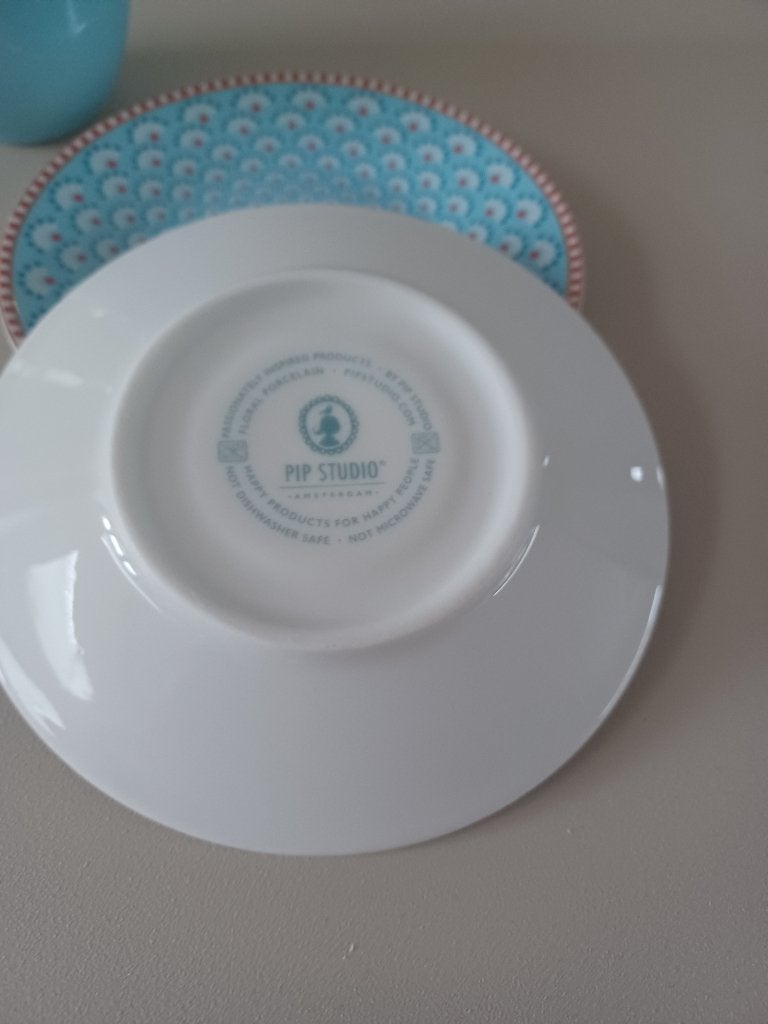 Espresso kop en schotel, Huis en Inrichting, Keuken | Servies, Pip Studio, Ophalen of Verzenden, Zo goed als nieuw, Overige stijlen