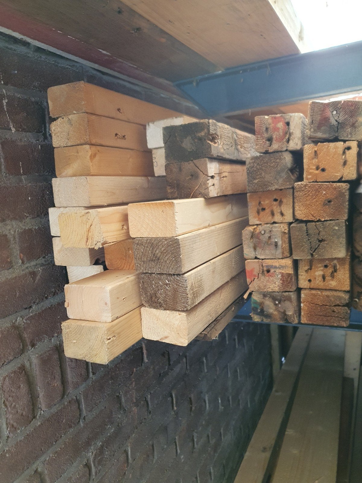 Diverse balken en houten palen te koop, Doe-het-zelf en Verbouw, Ophalen, Gebruikt, Balk, Vuren