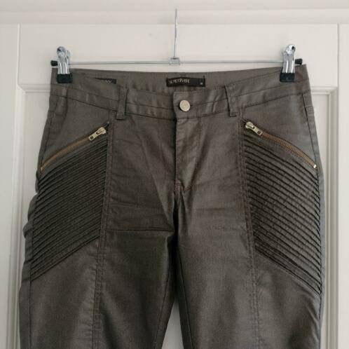 Supertrash skinny broek + coating metallic brons 29 nr 37532, Kleding | Dames, ., Ophalen of Verzenden, Zo goed als nieuw, Maat 36 (S)