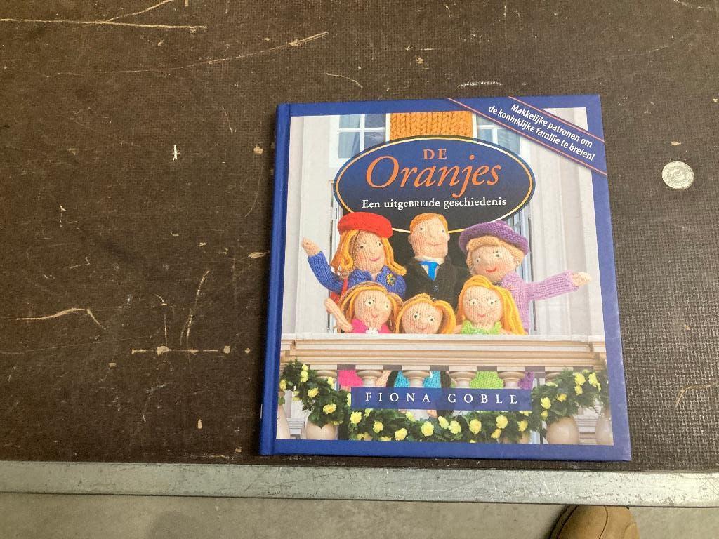 Maxima Amalia Oranjes koningshuis breien, Ophalen of Verzenden, Zo goed als nieuw, Nederland, Tijdschrift of Boek
