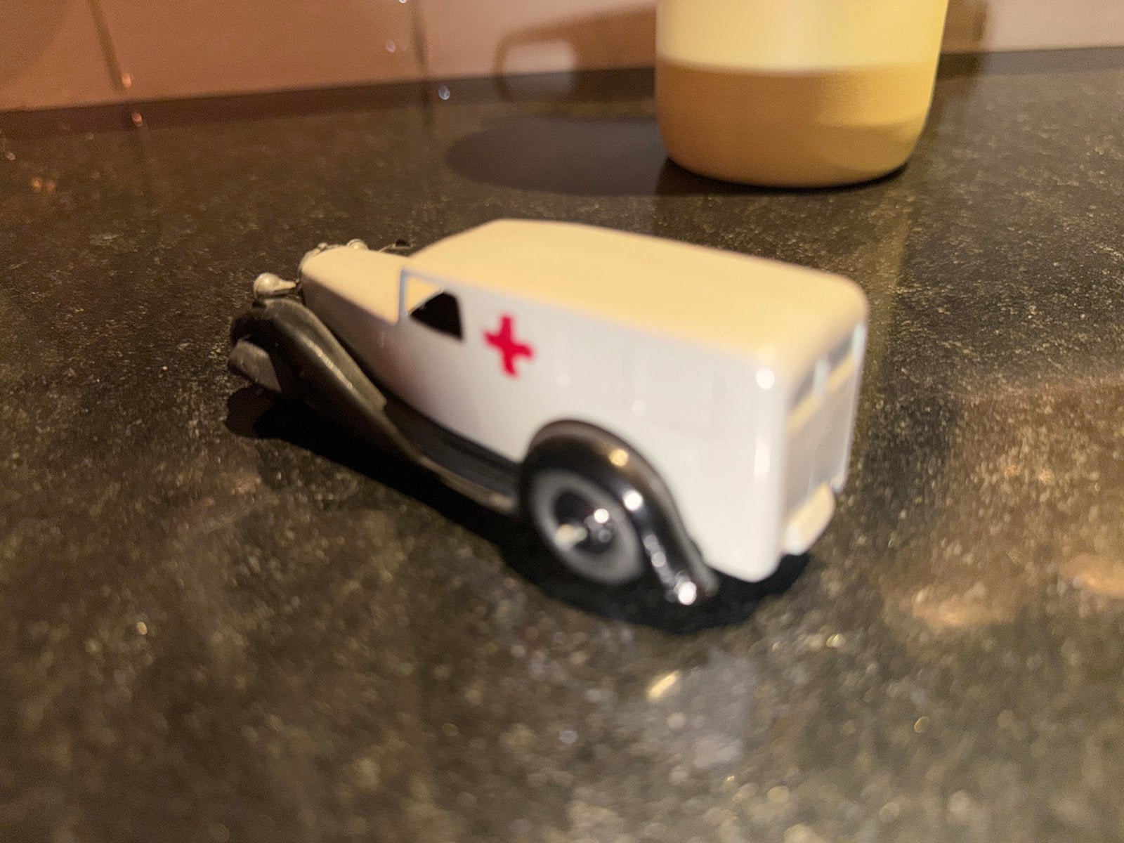 Mooie oude Dinky Toys Ambulance, Gebruikt, Ep, Dinky Toys, Ophalen of Verzenden