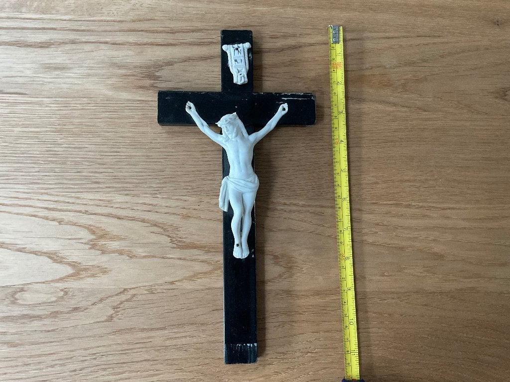 Antiek kruisbeeld wit porcelein, ca 13cm lang, 8,5cm breed, Ophalen of Verzenden