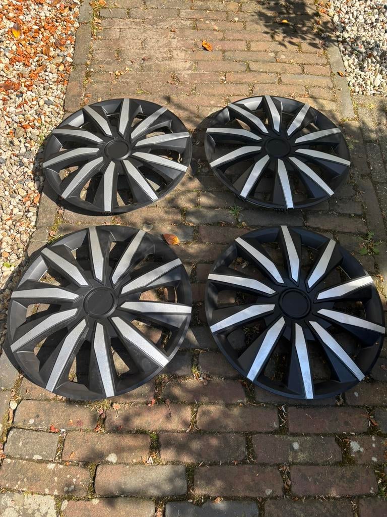 Wieldoppen 15" 4 stuks vrijwel nieuw, Ophalen of Verzenden, Zo goed als nieuw