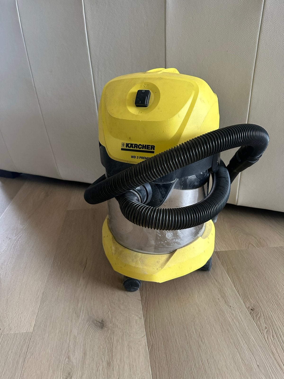 Goedwerkende Kärcher WD 3 Premium Industriële Stofzuiger, Witgoed en Apparatuur, Gebruikt, Kärcher, Ophalen of Verzenden, Industriële stofzuiger
