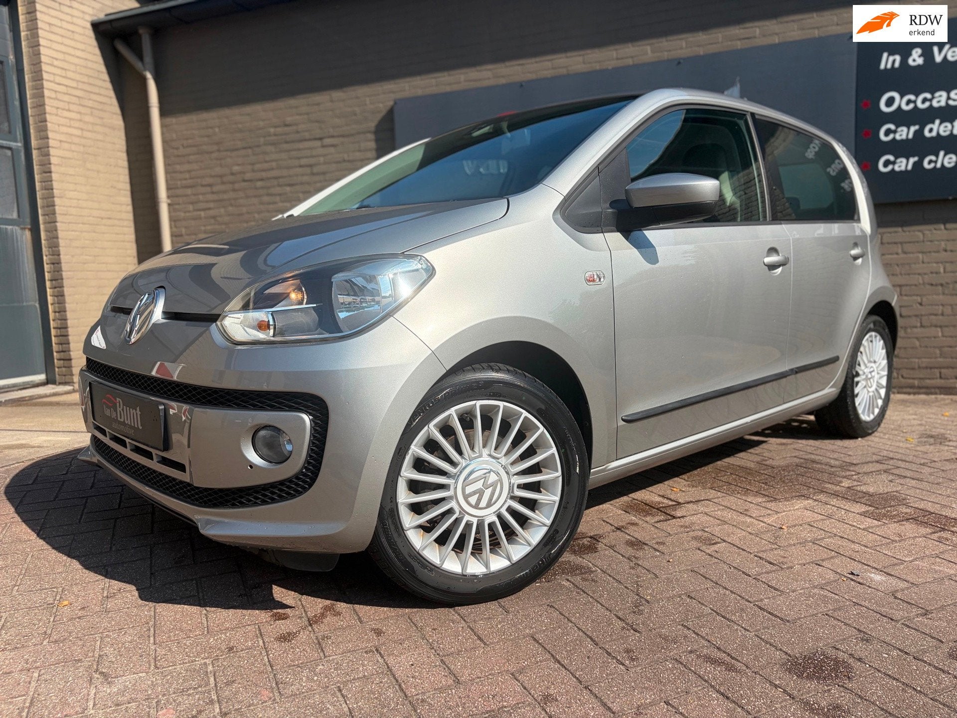 Volkswagen Up! 1.0 high up! BlueMotion | ORG NL | Dealer ond, Voorwielaandrijving, Stof, Gebruikt, 840 kg