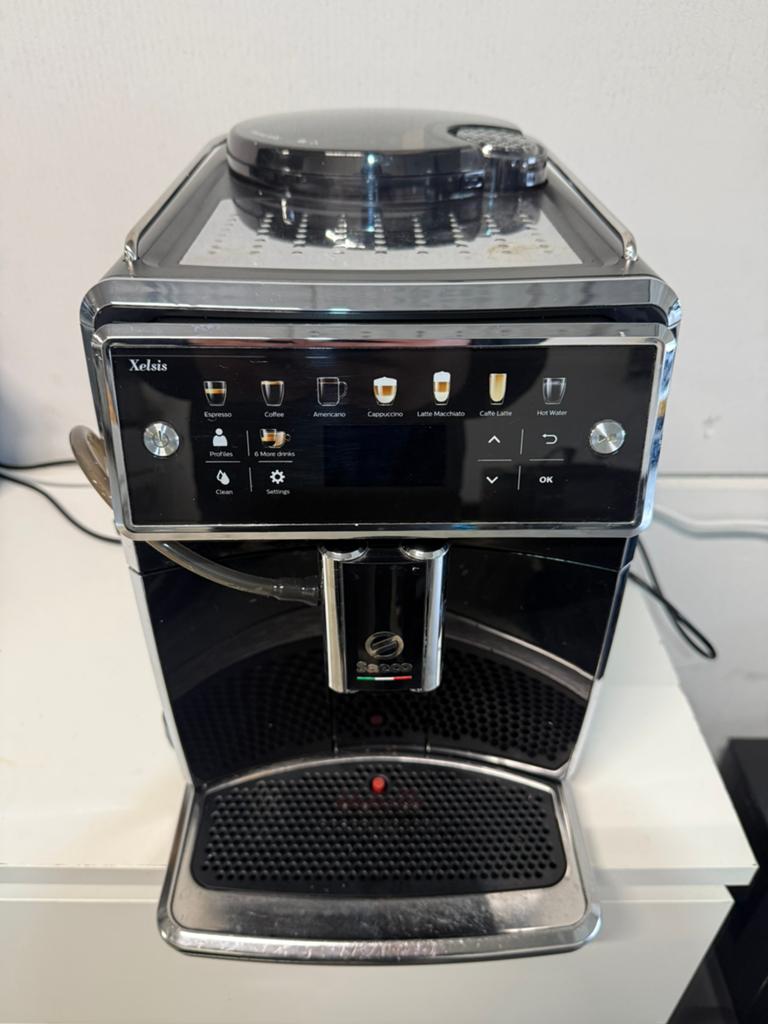 Saeco Xelsis Volautomatische Koffiemachine, Ophalen, Afneembaar waterreservoir, 10 kopjes of meer, Koffiemachine