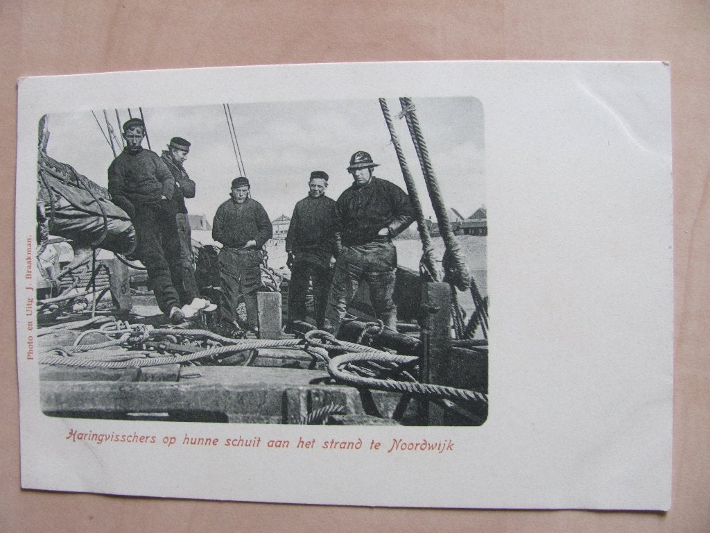 Noordwijk, Haringvissers op hun bomschuit, Ophalen of Verzenden, Voor 1920, Zuid-Holland
