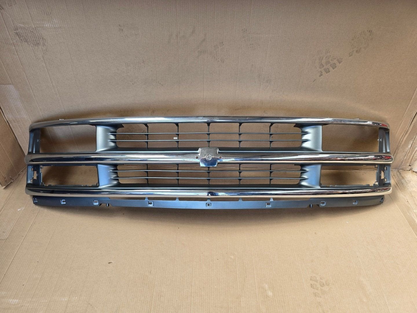 Nieuwe chromen grille Chevrolet Express 1996–2002, Ophalen, Gebruikt, -, -