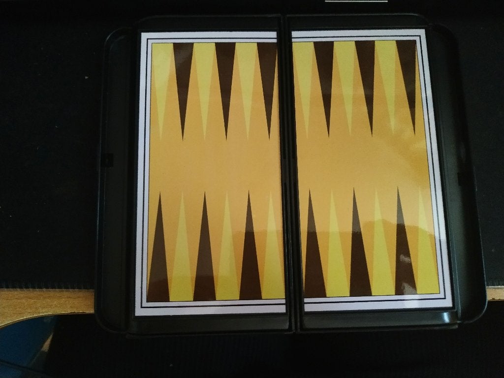 Reis backgammon en solitair van plastic met magneten, Ophalen of Verzenden, Zo goed als nieuw