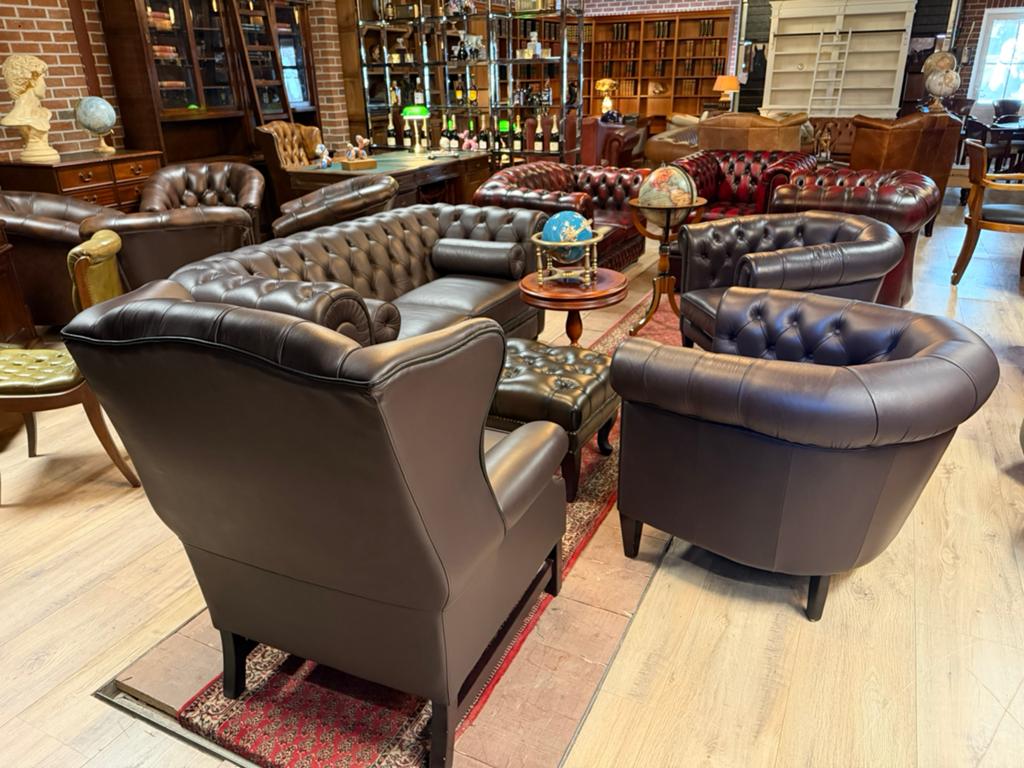 Chesterfield Engels interieur showroom, Ophalen, Gosem engelsstraat 7 elim, Info@chesterfieldjunkie.nl, Zo goed als nieuw