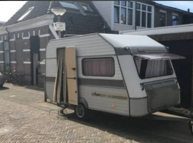 Leuke, compacte caravan te huur