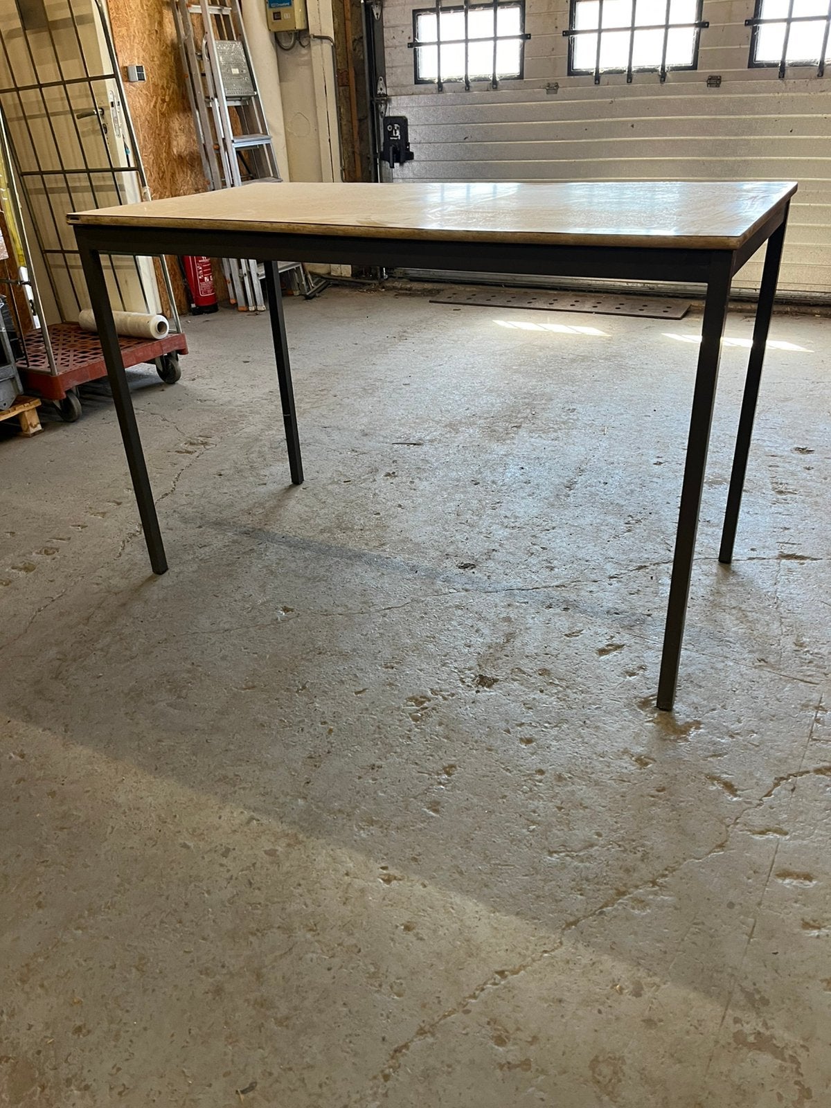 Hoge tafel, Ophalen, Gebruikt