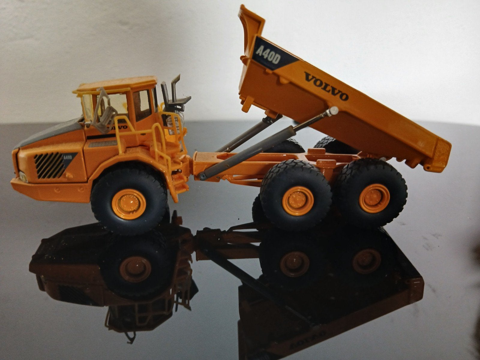 Volvo A40D Dumper Model - Netjes en Goed Onderhouden, Overige merken, 1:32 tot 1:50, Overige typen, Ophalen of Verzenden