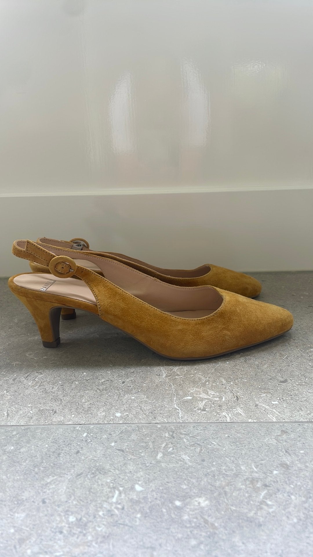 Manfield schoenen 40, Schoenen met lage hakken, Geel, Ophalen of Verzenden, Zo goed als nieuw