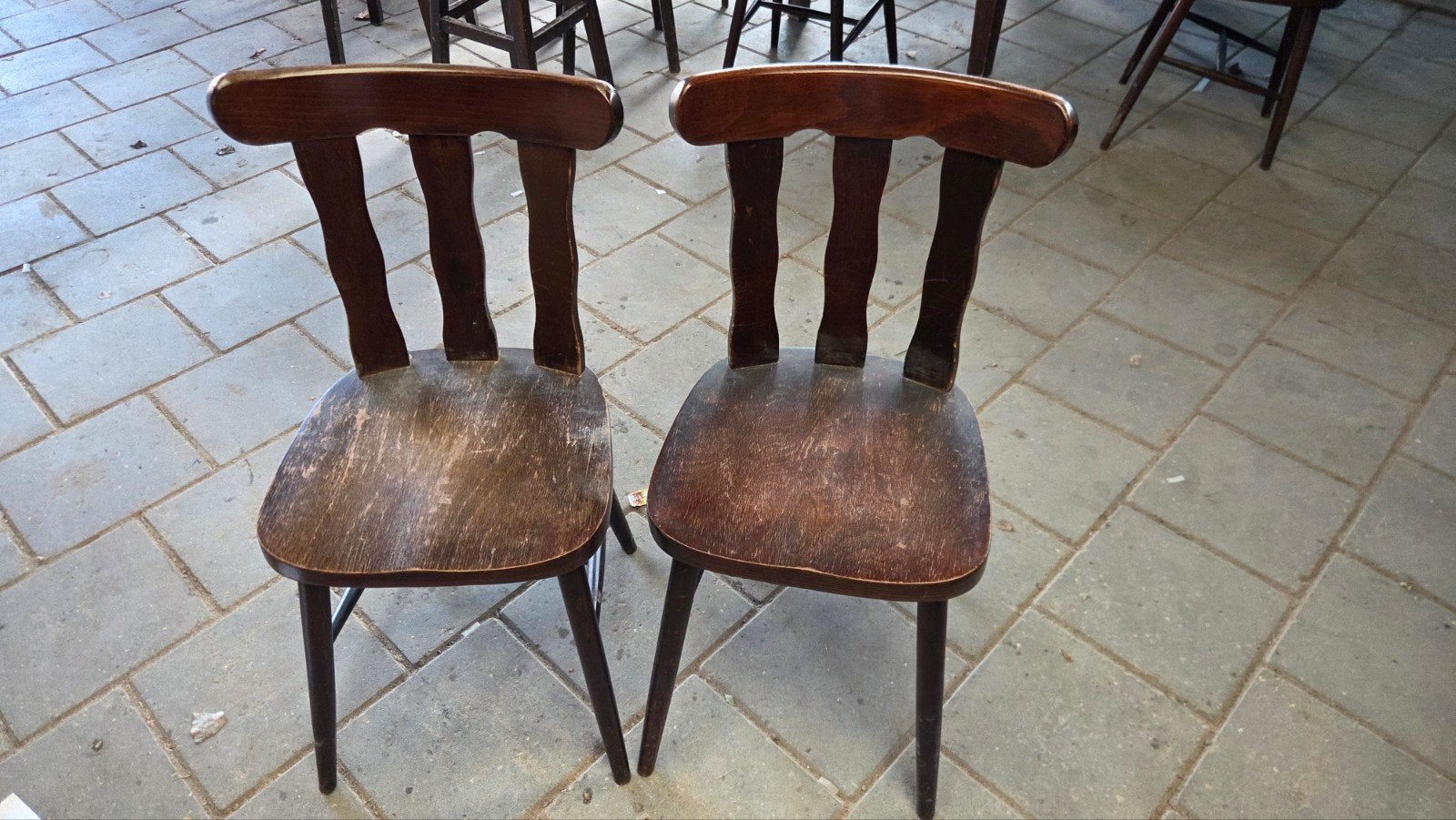 12 klassieke houten stoelen - Vintage design, Ophalen of Verzenden