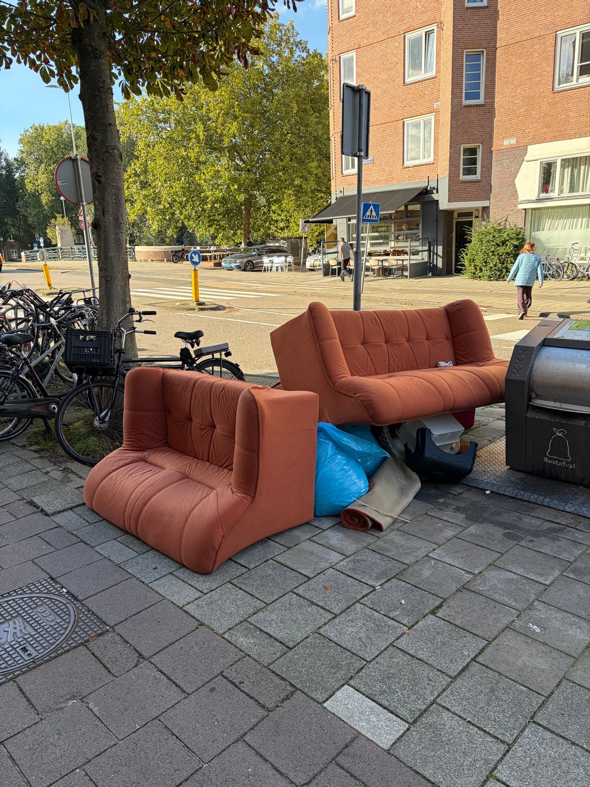 Couch carpets and cushions, Ophalen