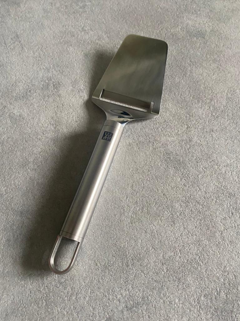 Zwilling kaasschaaf z.g.a.n., Ophalen of Verzenden, Zo goed als nieuw, Rvs of Chroom