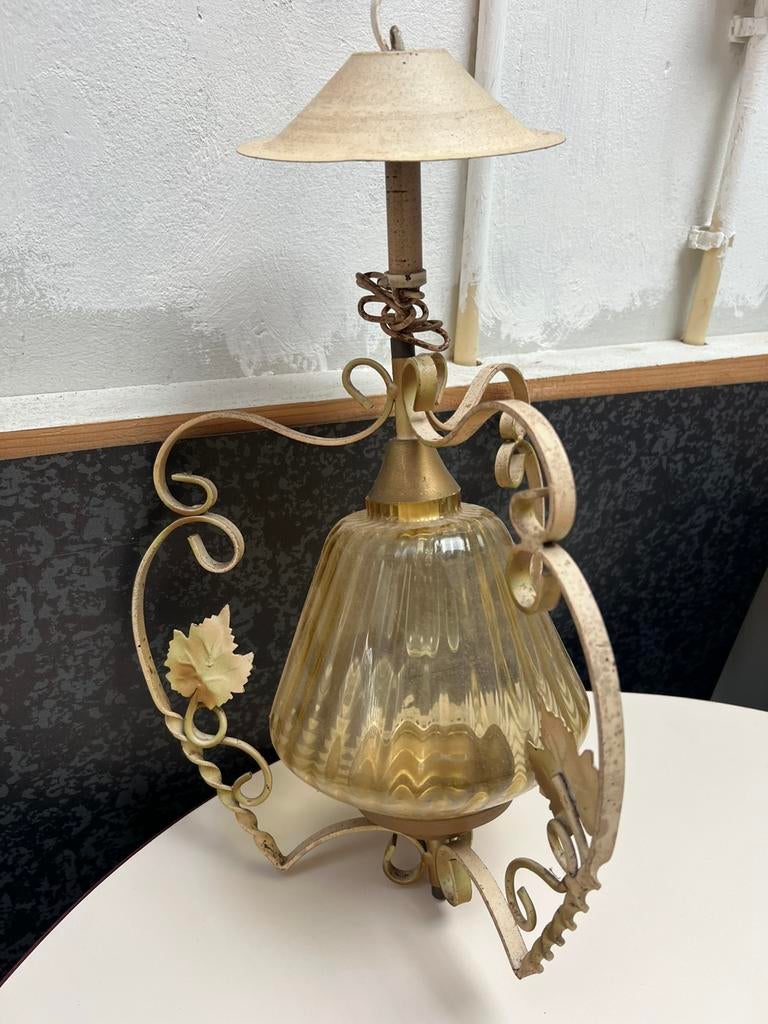 Mooie “Lelijke” Antieke Hanglamp - Hoogte plm. 45 cm - Crème, Ophalen of Verzenden