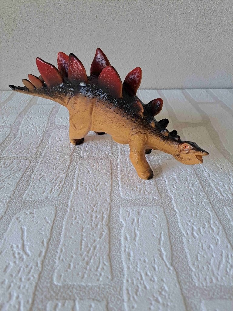 Stegosaurus dinosaurus 32x13x6cm rubber, Ophalen of Verzenden, Gebruikt