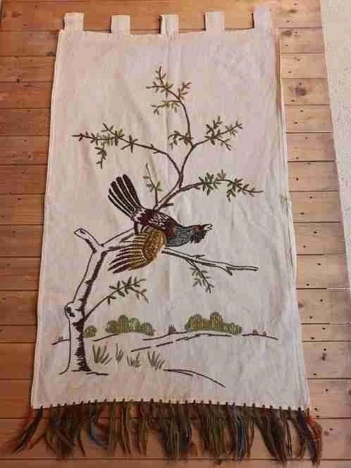 Vintage wandkleed jaren 70 geborduurde vogel 118/75, Beige, Djt@dejuistetoon.eu, Ophalen of Verzenden, Zo goed als nieuw
