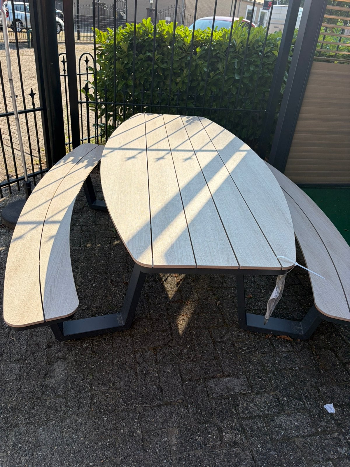 Mooie robuuste stevige nieuwe picknick tafel., Ophalen, Nieuw