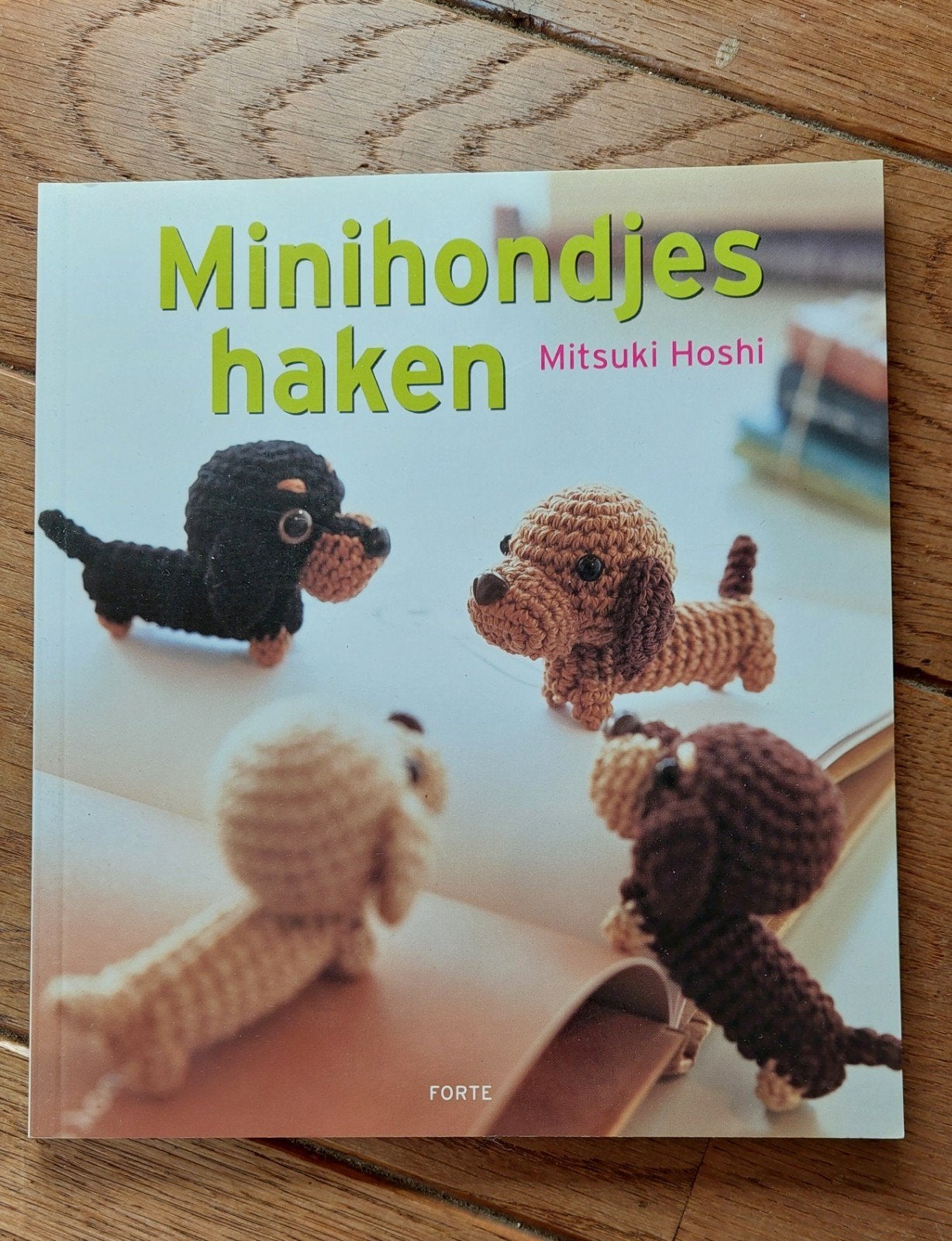 mini hondjes haken - nieuw haakboek, Ophalen of Verzenden, Nieuw, Breien en Haken