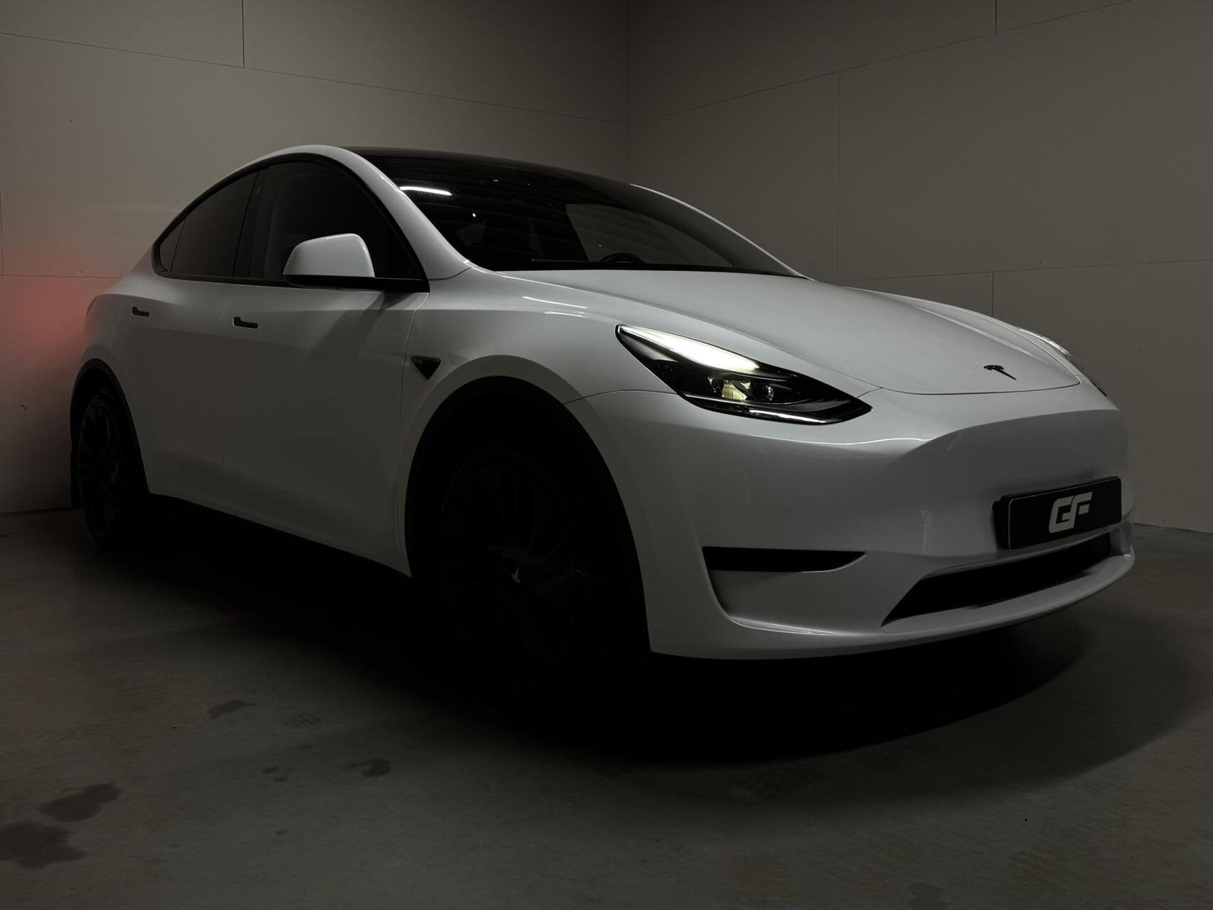 Foto 13 van Tesla Model Y RWD 58 kWh 92% SOH Black Edition Trekhaak FSD
