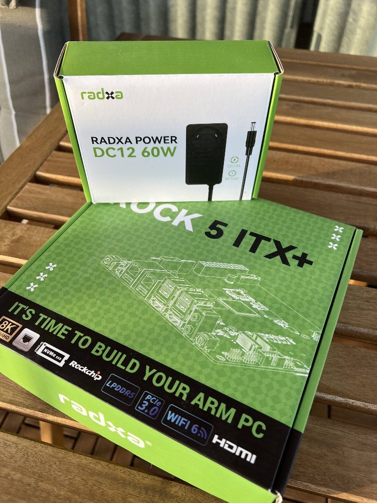 Radxa ROCK 5 ITX+ SBC with 24GB DDR5, Computers en Software, Computerbehuizingen, Ophalen of Verzenden, Zo goed als nieuw