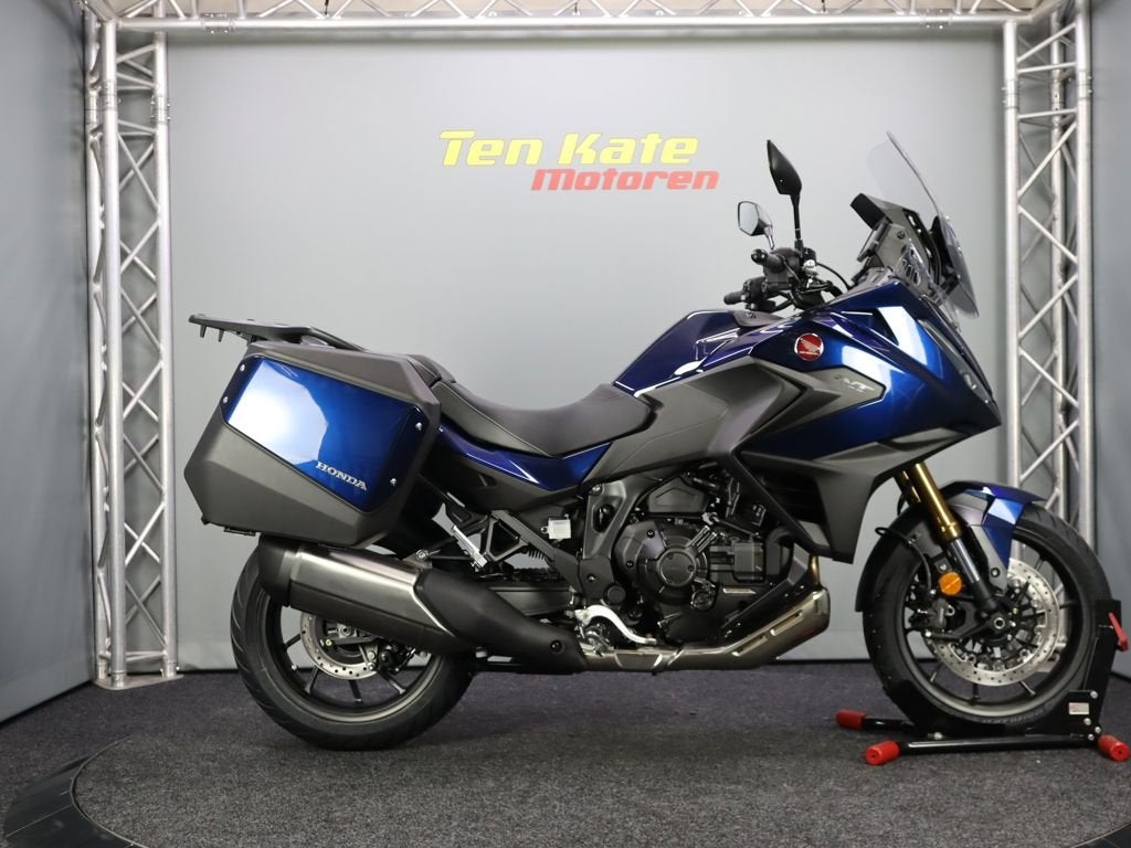 Honda NT 1100 DCT Electronic Suspension, Bedrijf, Toermotor