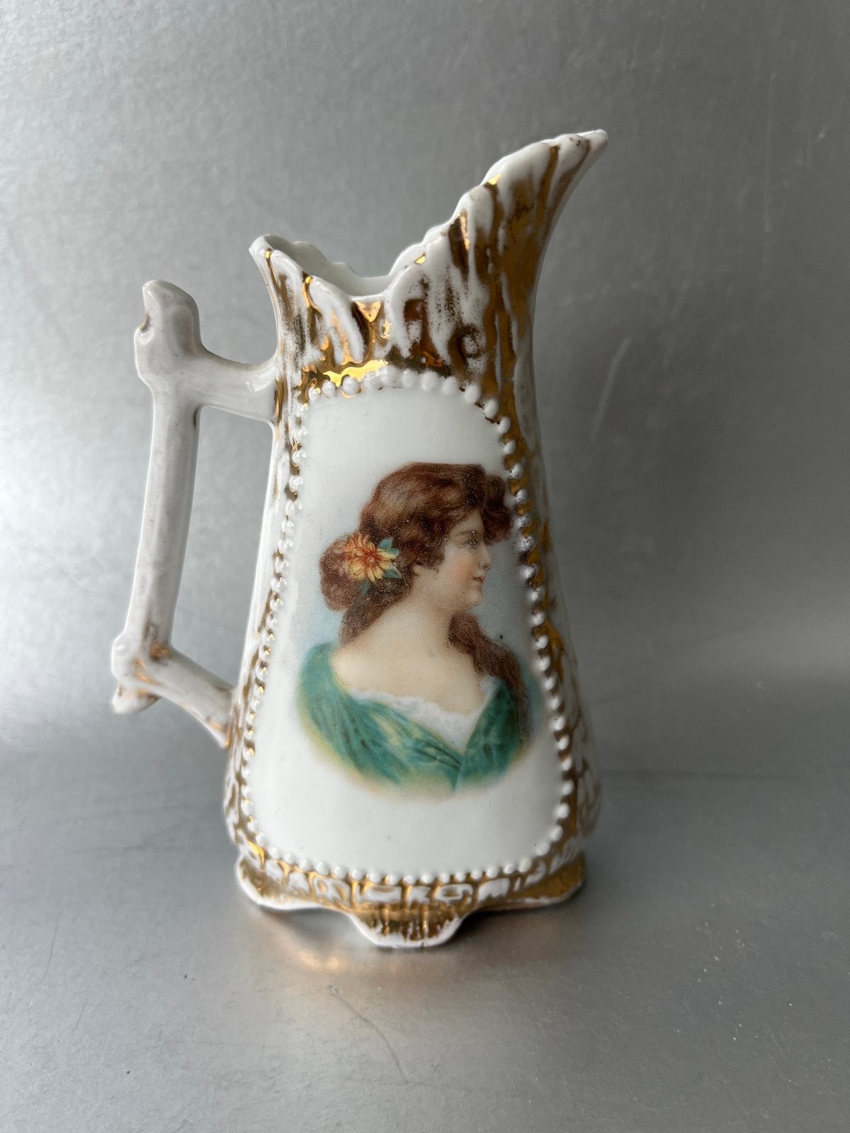 Antiek porseleinen kannetje met portret vrouw ⭐️, Antiek en Kunst, Curiosa en Brocante, Ophalen of Verzenden