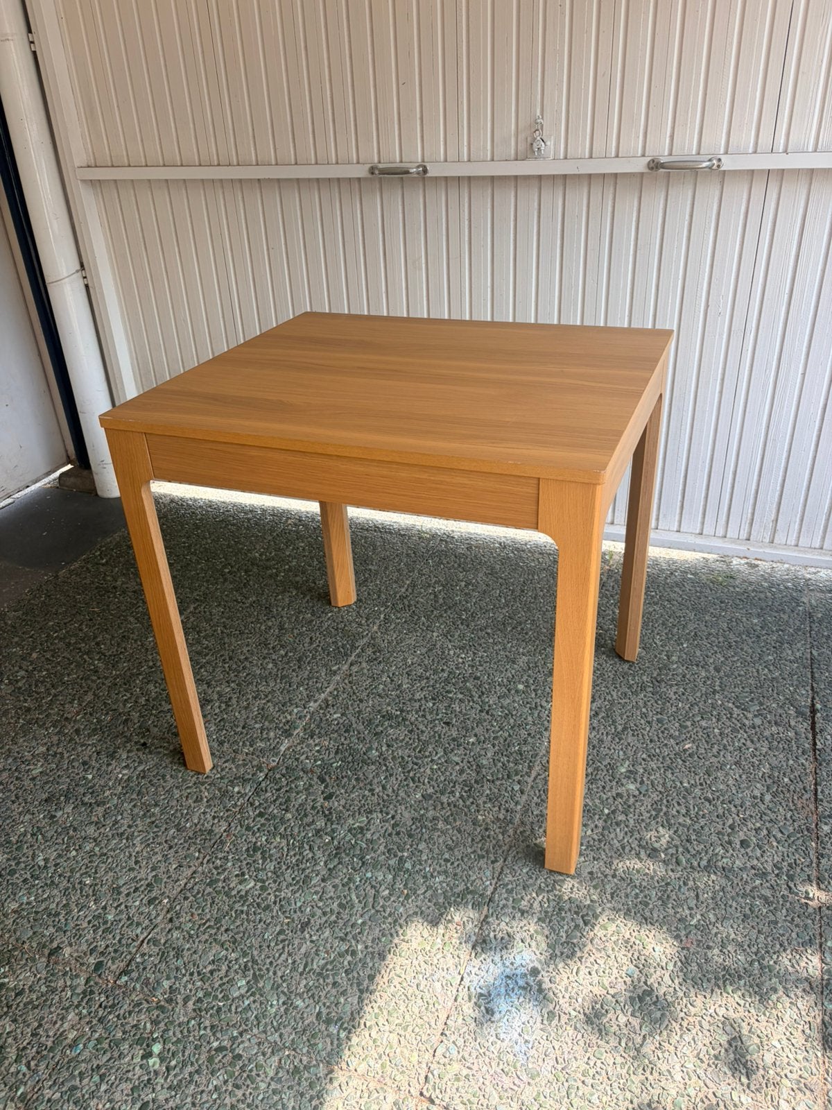 Compacte uitschuifbare eettafel, jysk, eikenhout kleur, Huis en Inrichting, Tafels | Eettafels, Ophalen, 100 tot 150 cm, Eikenhout