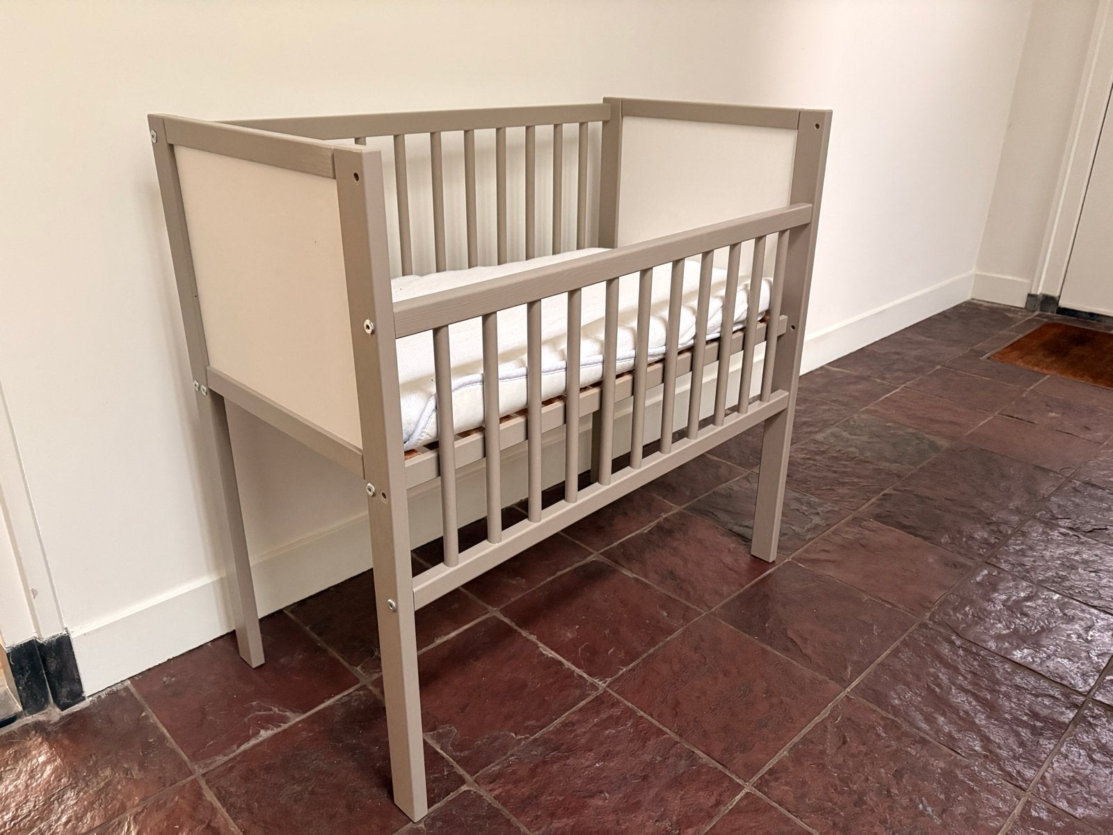 Babybedje met matras, Kinderen en Baby's, Ophalen, Zo goed als nieuw, Wieg