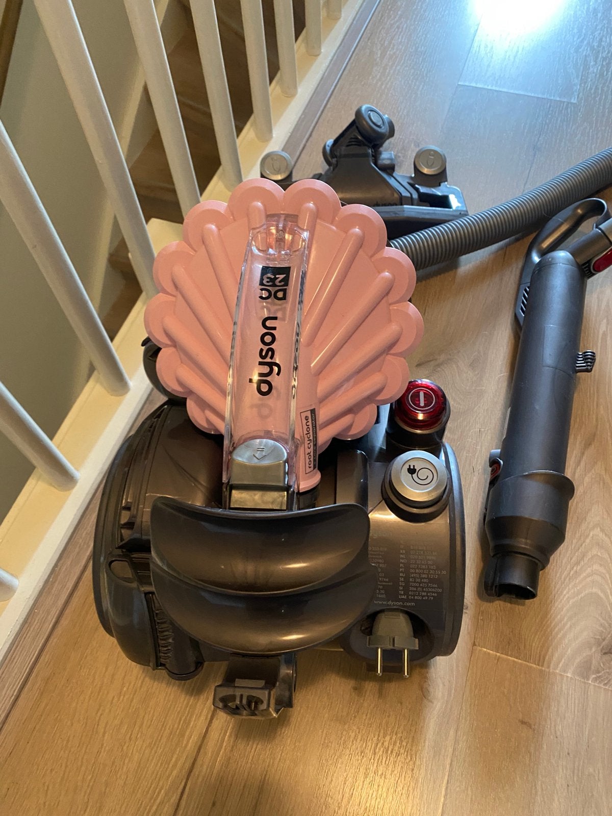 Dyson DC 23 pink compleet, Ophalen of Verzenden, Zo goed als nieuw, 1200 tot 1600 watt