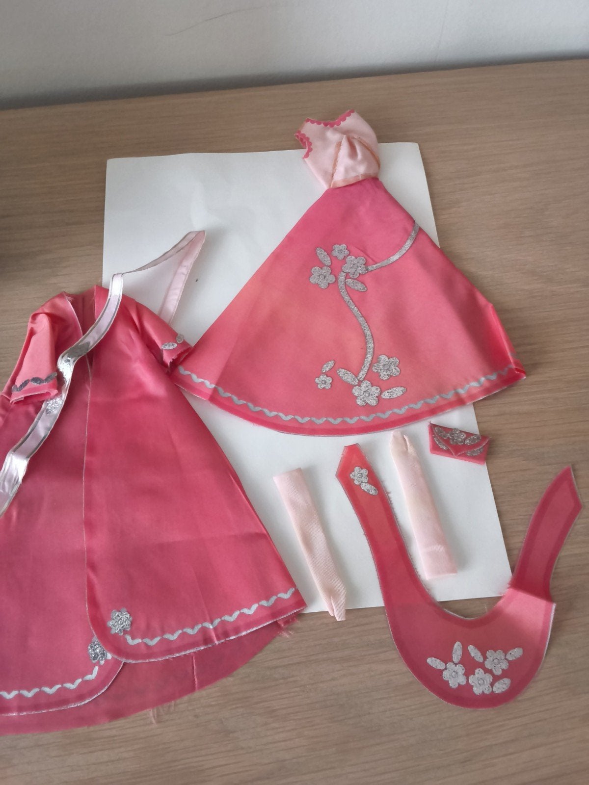 Barbie vintage uit 1963 Moonlight 'N Roses #1721.Compleet., Verzamelen, Ophalen of Verzenden, Kleertjes