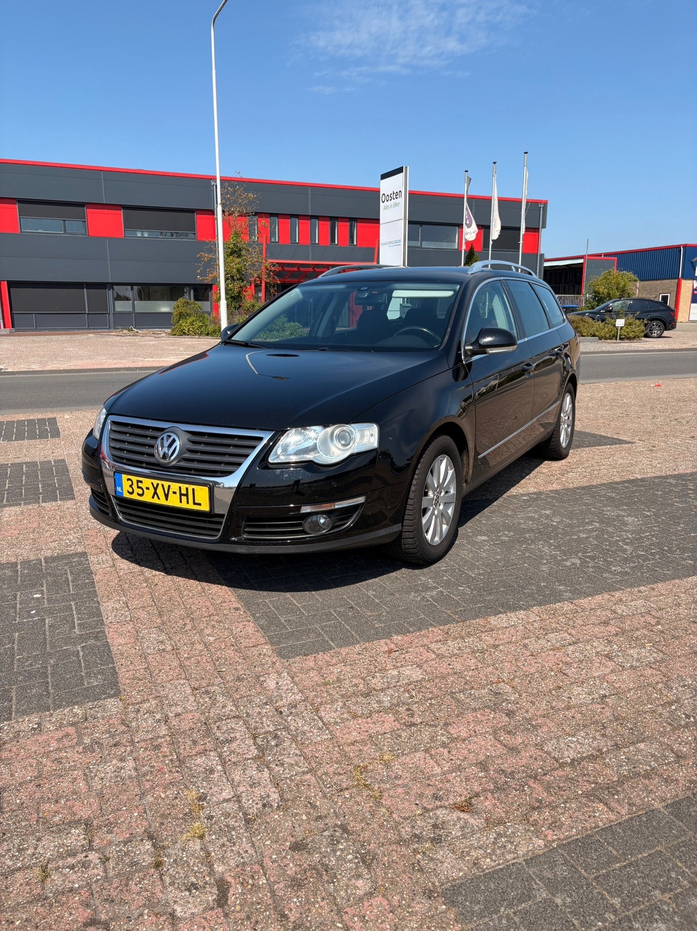 Volkswagen Passat Variant 2.0 FSI Comfortline Business, Gebruikt, 4 cilinders, Zwart, Traction-control