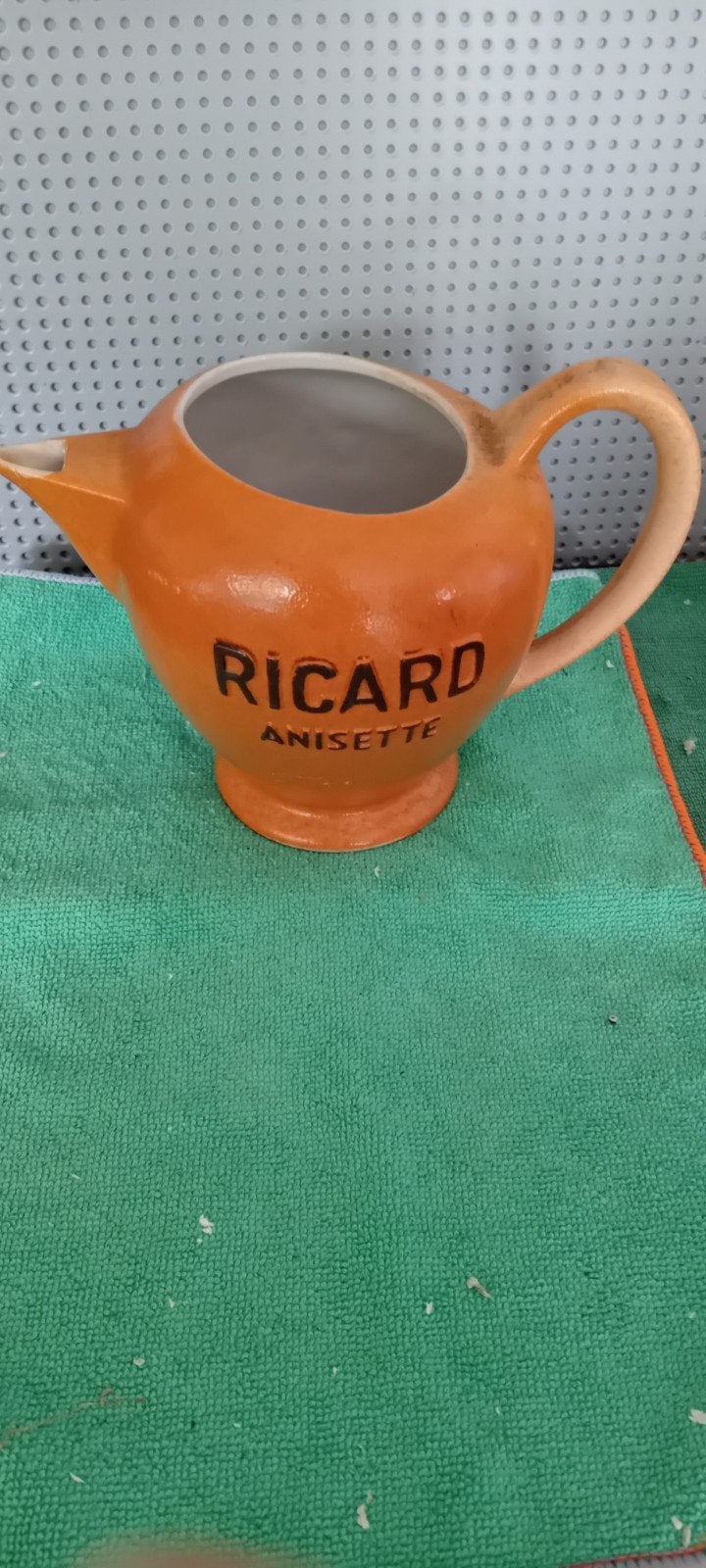 RICARD. Mooie gave vintage aardewerk waterkan, Overige typen, Ophalen of Verzenden, Zo goed als nieuw, Overige stijlen