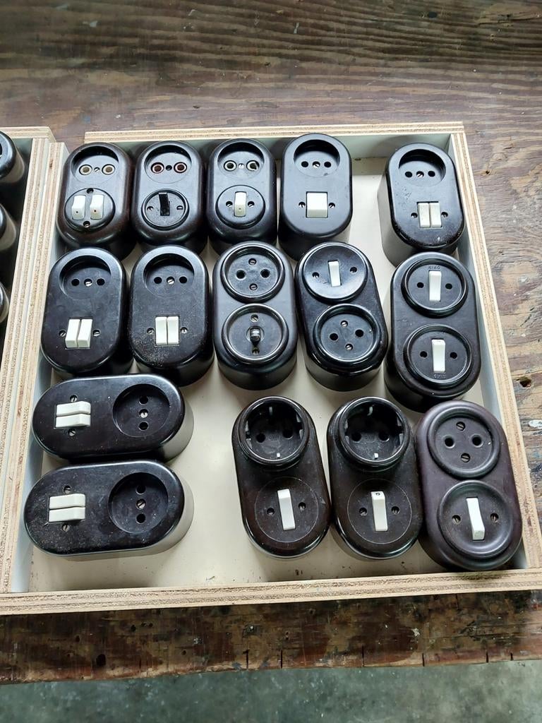 Oud bakeliet schakelmateriaal, Ophalen of Verzenden