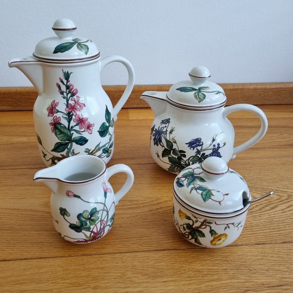 Villeroy & Boch thee en koffiepot met melkkan en suikerpot, Huis en Inrichting, Ophalen, Zo goed als nieuw, Overige stijlen, Porselein