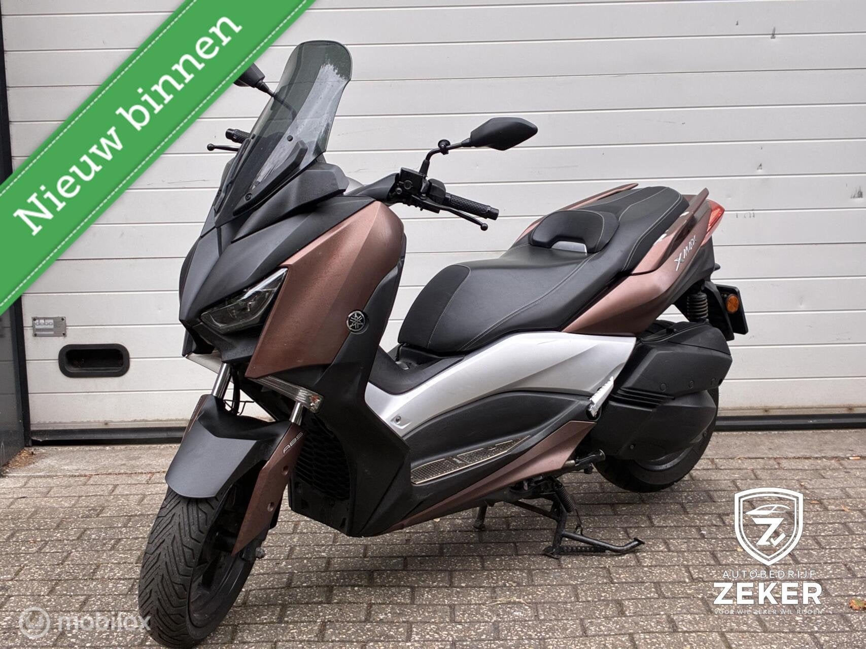 Yamaha XMAX 300 ABS / Akrapovic / led / keyless /, Scooter, 292 cc, Bedrijf, 12 t/m 35 kW
