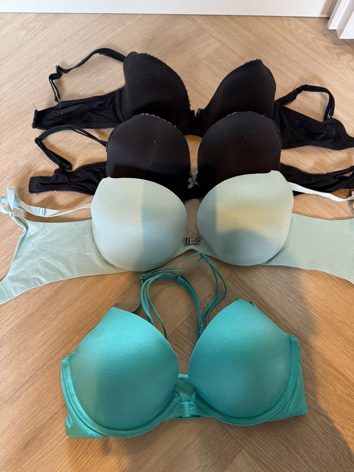 4x Victoria's Secret BH's - Zwart & Turkoois, Verzenden, Zwart, BH