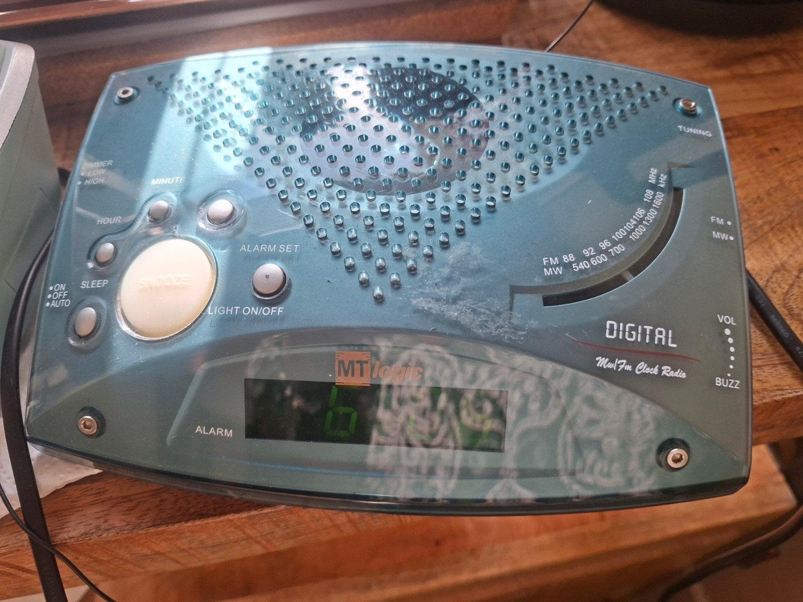 2 stuks: Wekker radio's - Xiton en M.T.T. Digital, Ophalen of Verzenden, Gebruikt, Radio