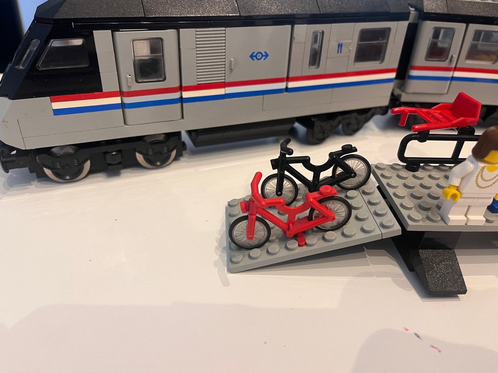 Lego 4558 - metroliner compleet, Ophalen of Verzenden, Gebruikt