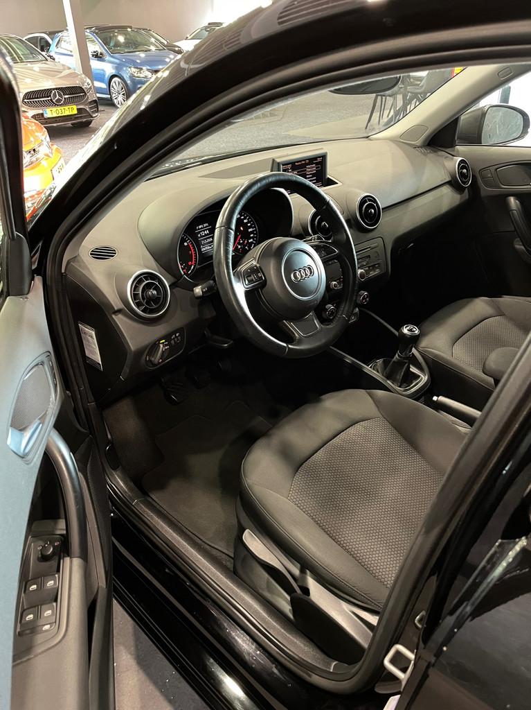Audi A1 Sportback 1.2 TFSI Pro Line 5 DEURS PARKEERSENSOREN, Voorwielaandrijving, Euro 5, 86 pk, Zwart